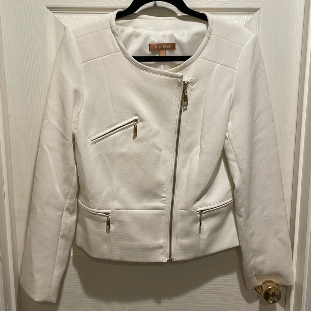 Ellen Tracy white asymmetrical gold zip blazer
